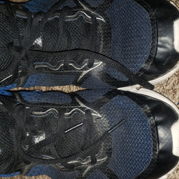 Mens 9.5 blue & black Fila running shoes - Picture 2 of 9